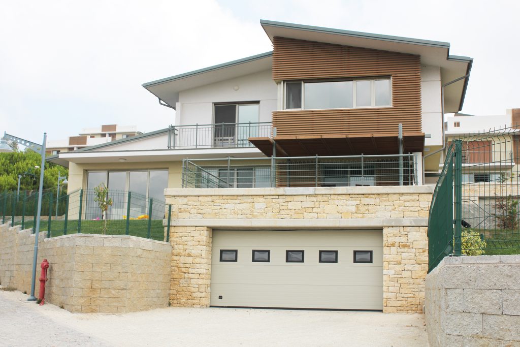 Seksiyonel Garaj Kapısı